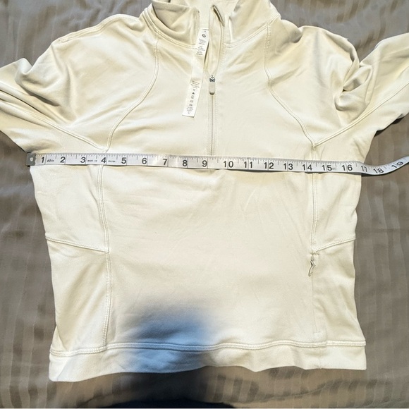 Lululemon Bone Cropped Sweatshirt - Picture 8 of 9